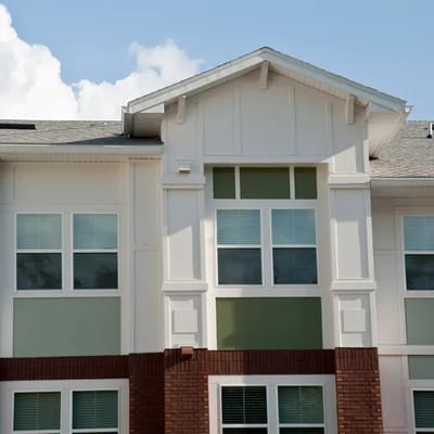 Exterior view of Kenwood Place Apartments