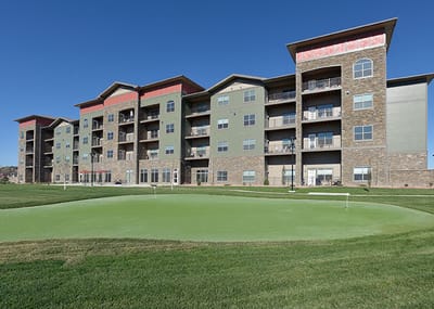 Exterior view of Oakshire Trails apartment building