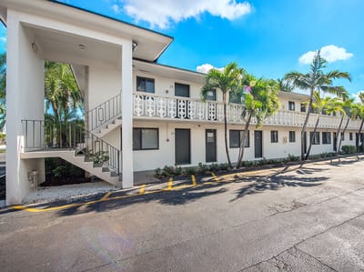 Exterior view of Plaza Gardenia Apartments