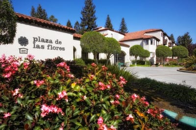 Exterior view of Plaza de las Flores with landscaping