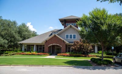 Exterior view of The Legacy at Walton Oaks facility