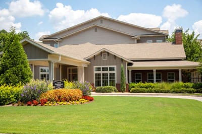 Exterior view of The Legacy at Walton Oaks