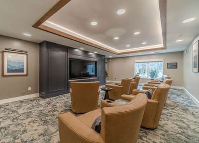 Common lounge area with comfortable seating