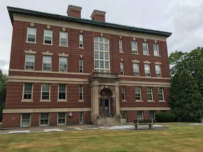 Exterior view of Bennet Apartments building