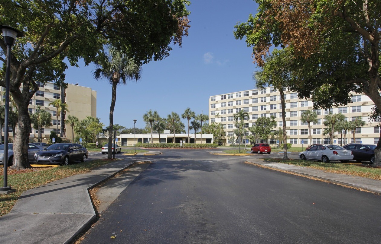 Entrance view of St. Andrews Towers 62+ community