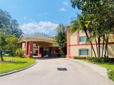 Exterior view of Hawthorne Estates with landscaping