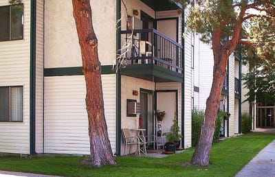 Exterior view of Franklin Grove Apartments entrance