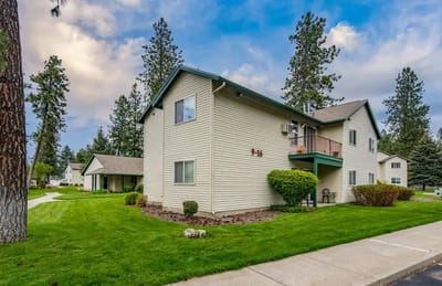 Exterior view of a residential building at Lake Wood Ranch
