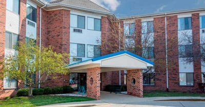 Exterior view of Antioch Valley Senior Living entrance