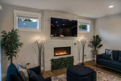 Cozy common area with modern furnishings.