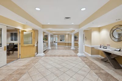 Spacious common area with welcoming decor