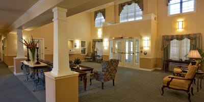 Common area with seating and decor in the facility