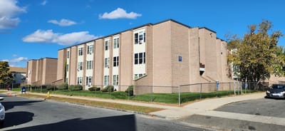 Exterior view of Hunter Place Apartments building