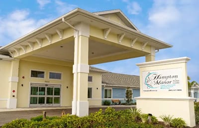 Front entrance of Hampton Manor of Punta Gorda