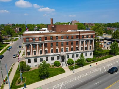 Aerial view of Jennings Senior Living facility and surrounding area