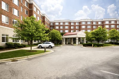 Exterior view of Inspirations of Northbrook facility