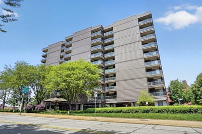 Exterior view of Hadley Villas building