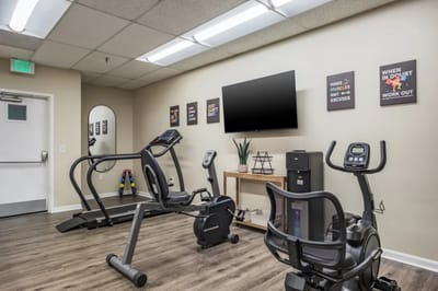 Well-equipped fitness area with exercise machines