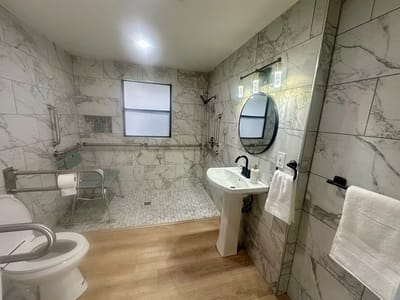 Modern bathroom with safety features and elegant design