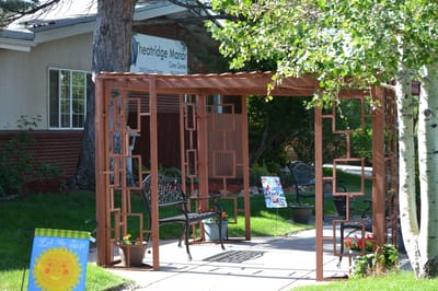 Outdoor seating area at Wheatridge Care Center
