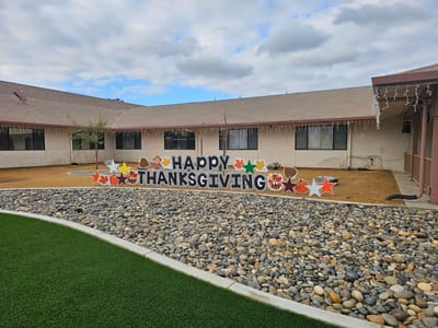 Outdoor Thanksgiving decorations in a courtyard