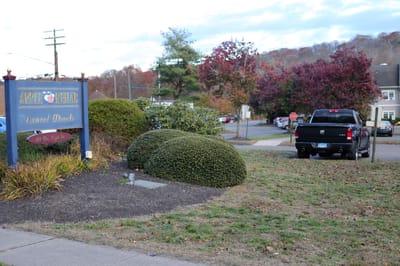 Exterior view of Apple Rehab Laurel Woods entrance area