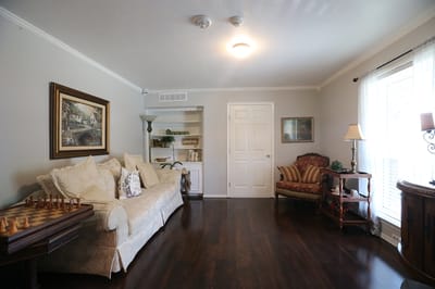 Common area living room with comfortable seating
