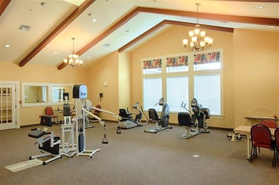 Well-equipped exercise room with fitness machines