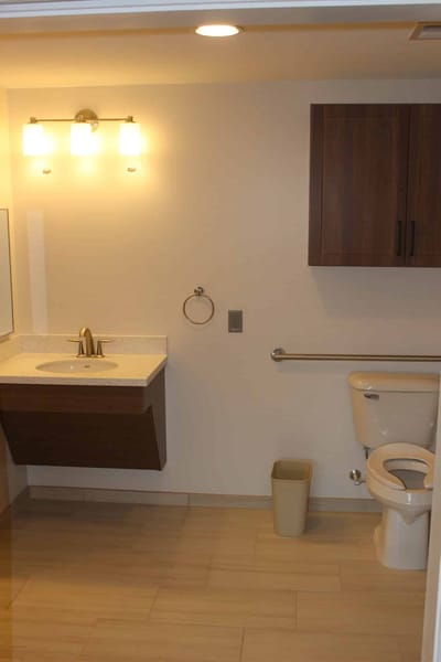 Clean and modern bathroom with amenities.
