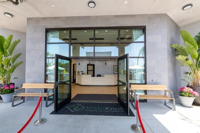 Entrance to Vista Knoll Specialized Care facility