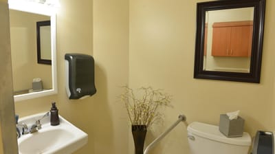 Well-maintained bathroom with modern fixtures