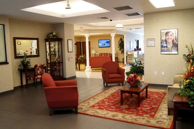 Common area with seating and decor in the facility