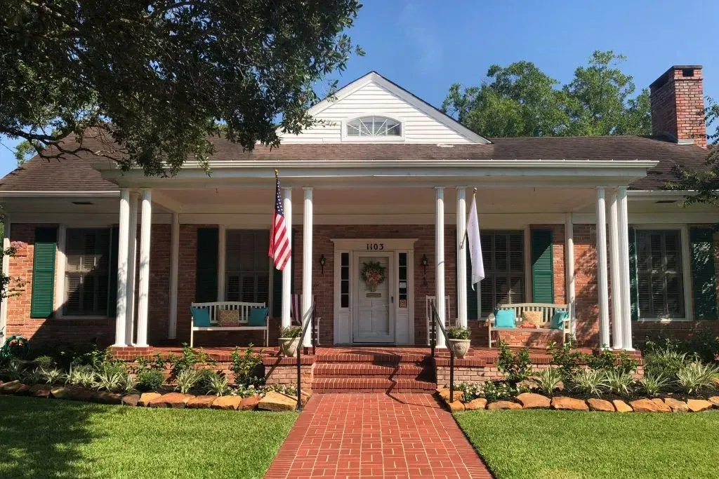 Exterior view of a charming assisted living facility