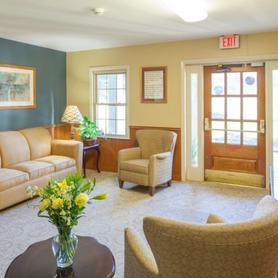 Cozy common area with seating and a welcoming atmosphere