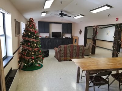 Cozy common area decorated for the holidays
