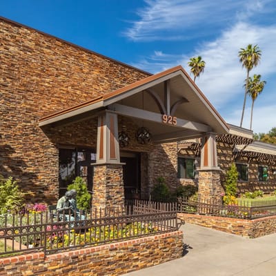 Exterior view of Regency Park Oak Knoll entrance