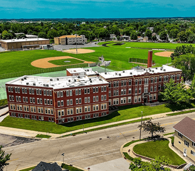 Aerial view of Autumn Oaks building and surrounding outdoor space