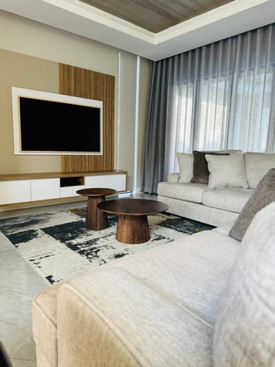 Bright, welcoming common area with modern furnishings