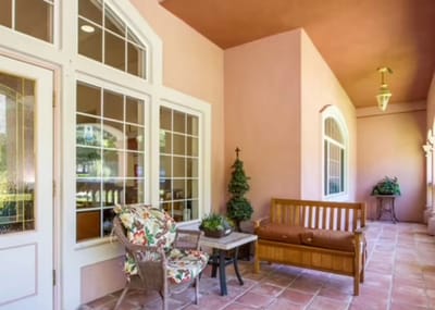 Entrance area with seating and plants