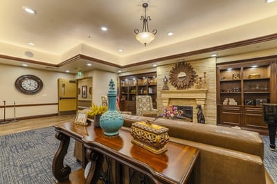 Interior common area with furniture and decor