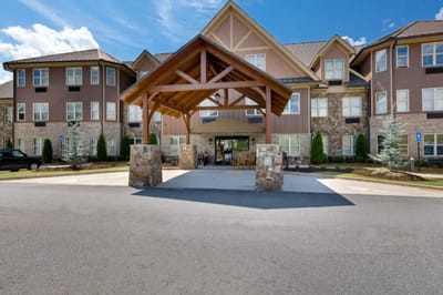 Exterior view of Oaks at Acworth entrance
