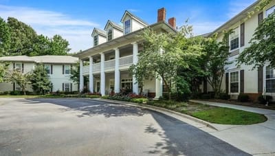 Entrance of Oaks at Stockbridge with landscaping