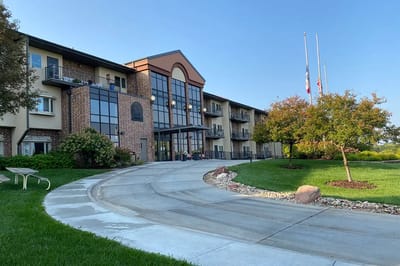 Exterior view of Chapters Living of Council Bluffs facility