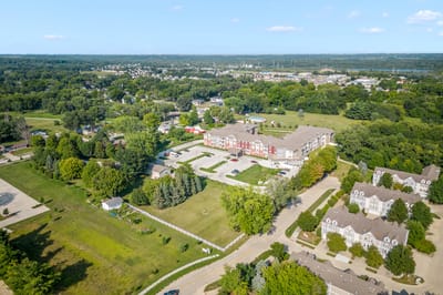 Aerial view of Meadowview of Johnston facility and grounds