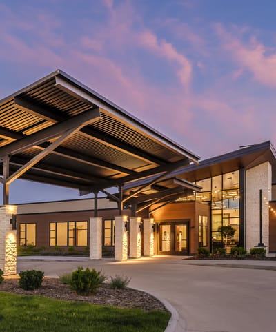 Exterior view of The Summit of Bettendorf facility entrance
