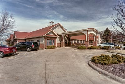 Exterior view of Charter Memory Care of Moline facility