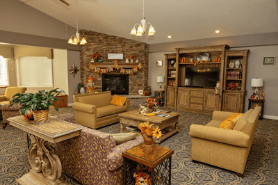 Comfortable common area with decor and seating