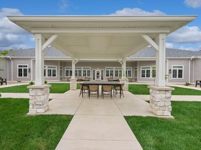 Outdoor covered seating area at Cedarhurst of Newburgh