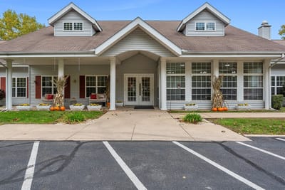 Exterior view of LakeHouse Three Rivers with entrance