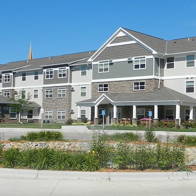 Exterior view of Heritage Pointe Senior Living